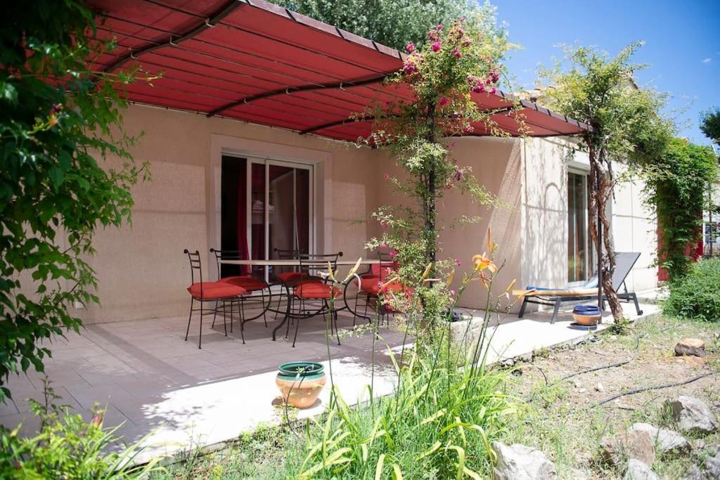 Petit Paradis . Pujaut Dış mekan fotoğraf